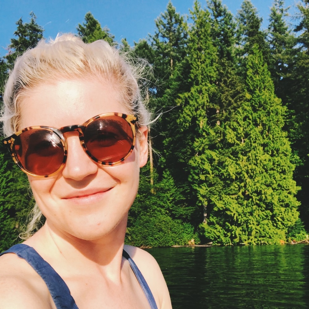 Meet your Posher, Caitlin